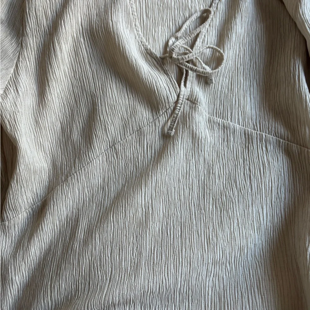 Everlane Beige Textured Blouse - Picture 4 of 5